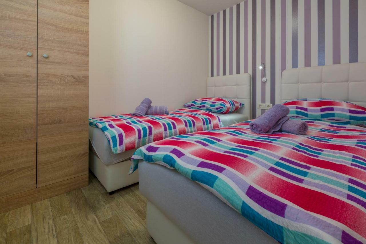 Mobile Homes Pine Tree Dobropoljana Ngoại thất bức ảnh