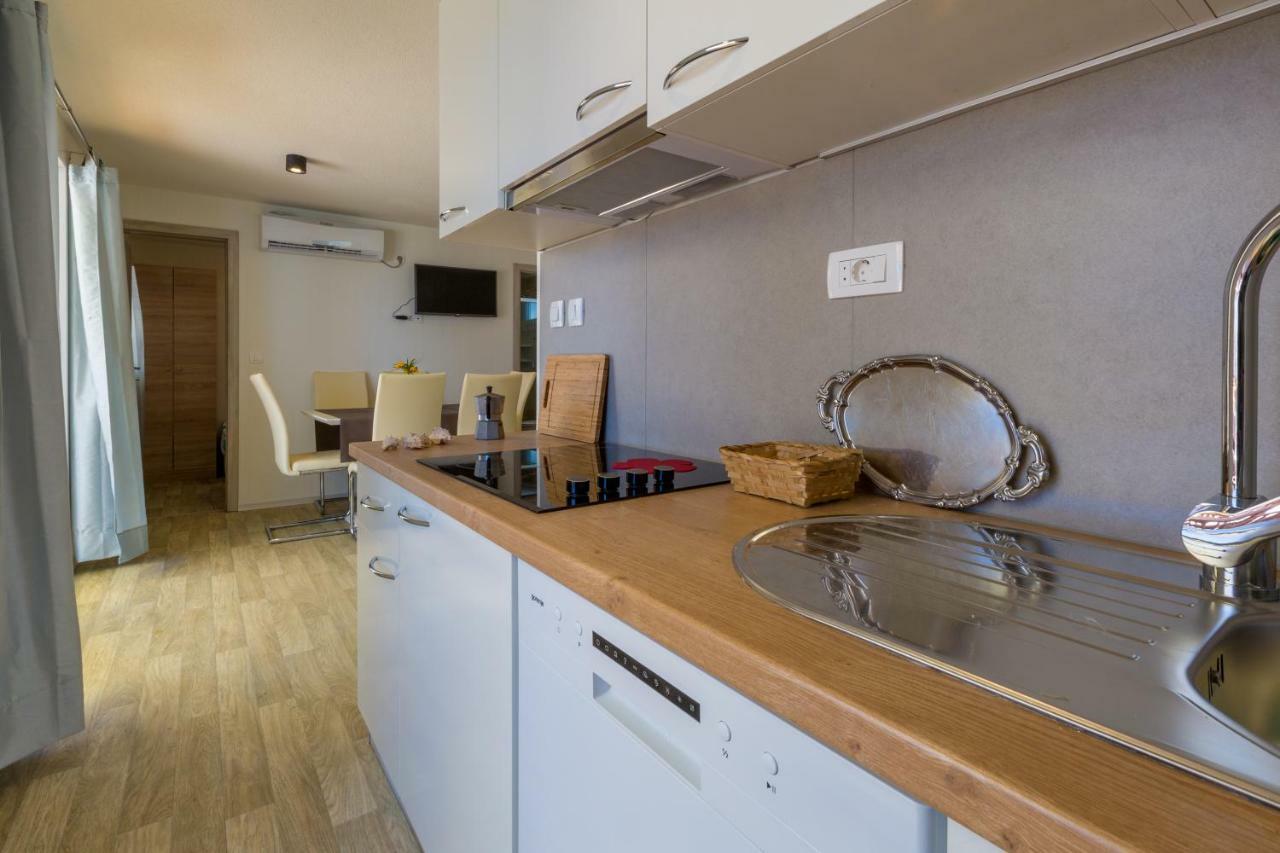 Mobile Homes Pine Tree Dobropoljana Ngoại thất bức ảnh