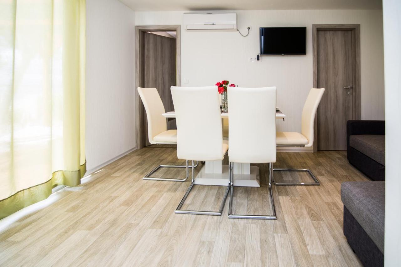 Mobile Homes Pine Tree Dobropoljana Ngoại thất bức ảnh