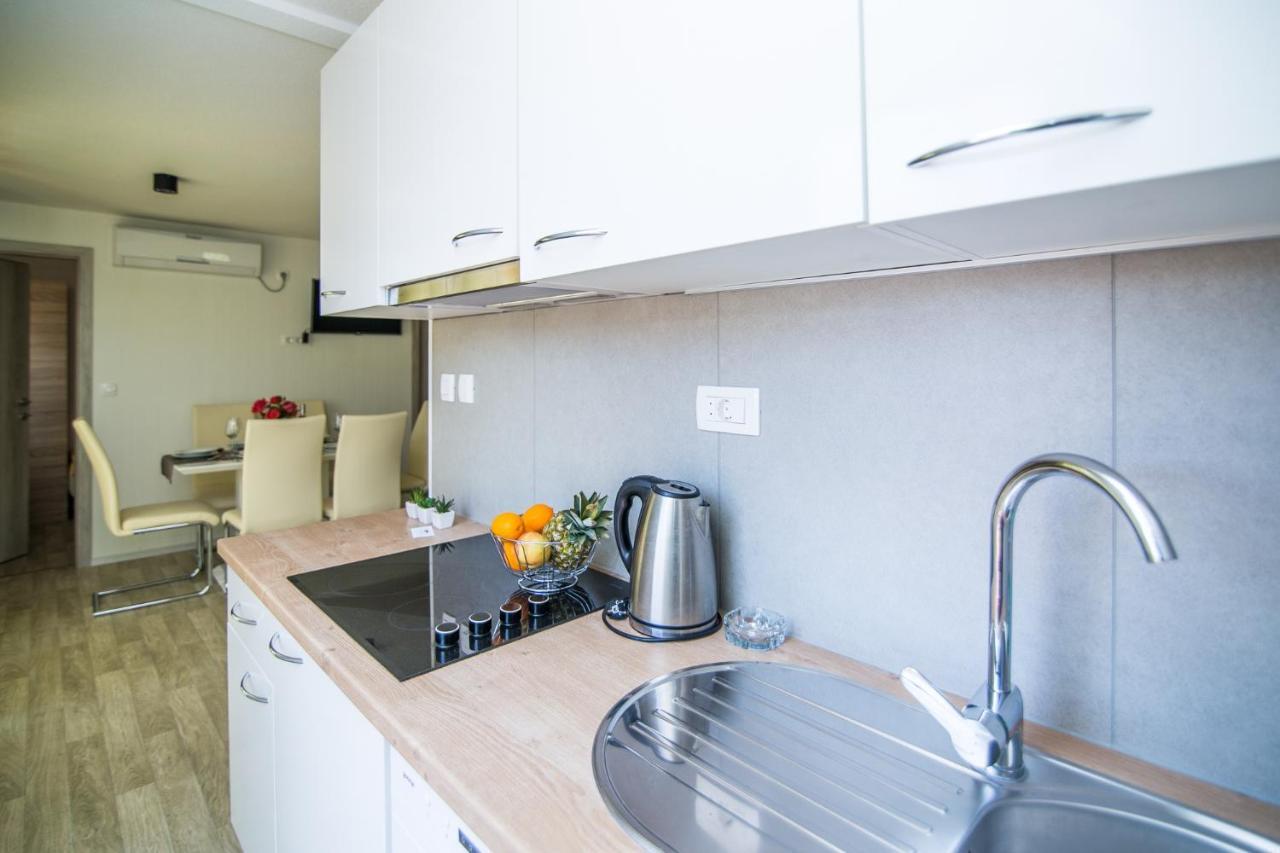 Mobile Homes Pine Tree Dobropoljana Ngoại thất bức ảnh